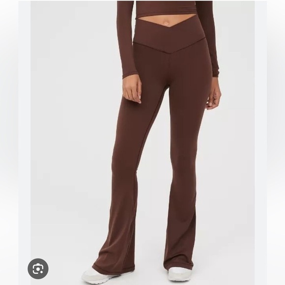 OFFLINE By Aerie Real Me High Waisted Crossover Flare Legging Size L Short - Picture 1 of 4